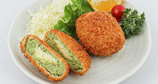 アボカドとチーズソースの包み揚げ